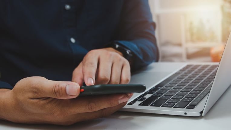 Contractor receiving real time notification about permit status